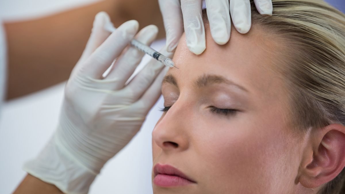 Botox y toxina botulínica: qué es, para qué sirve y qué debes preguntar